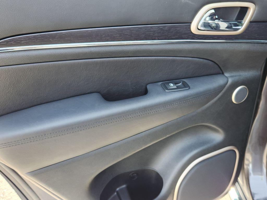 used 2015 Jeep Grand Cherokee car, priced at $13,921