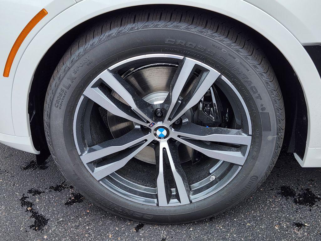 new 2027 BMW X7 car, priced at $104,349