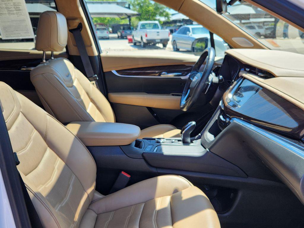 used 2024 Cadillac XT6 car, priced at $46,811