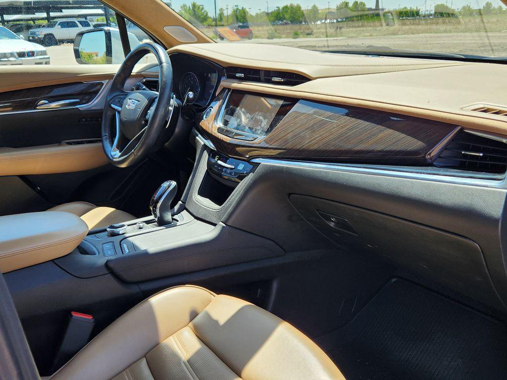 used 2024 Cadillac XT6 car, priced at $46,811