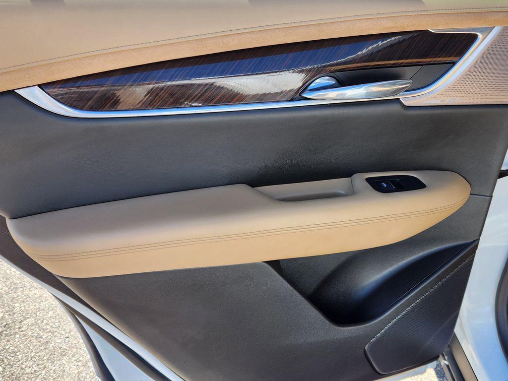 used 2024 Cadillac XT6 car, priced at $46,811