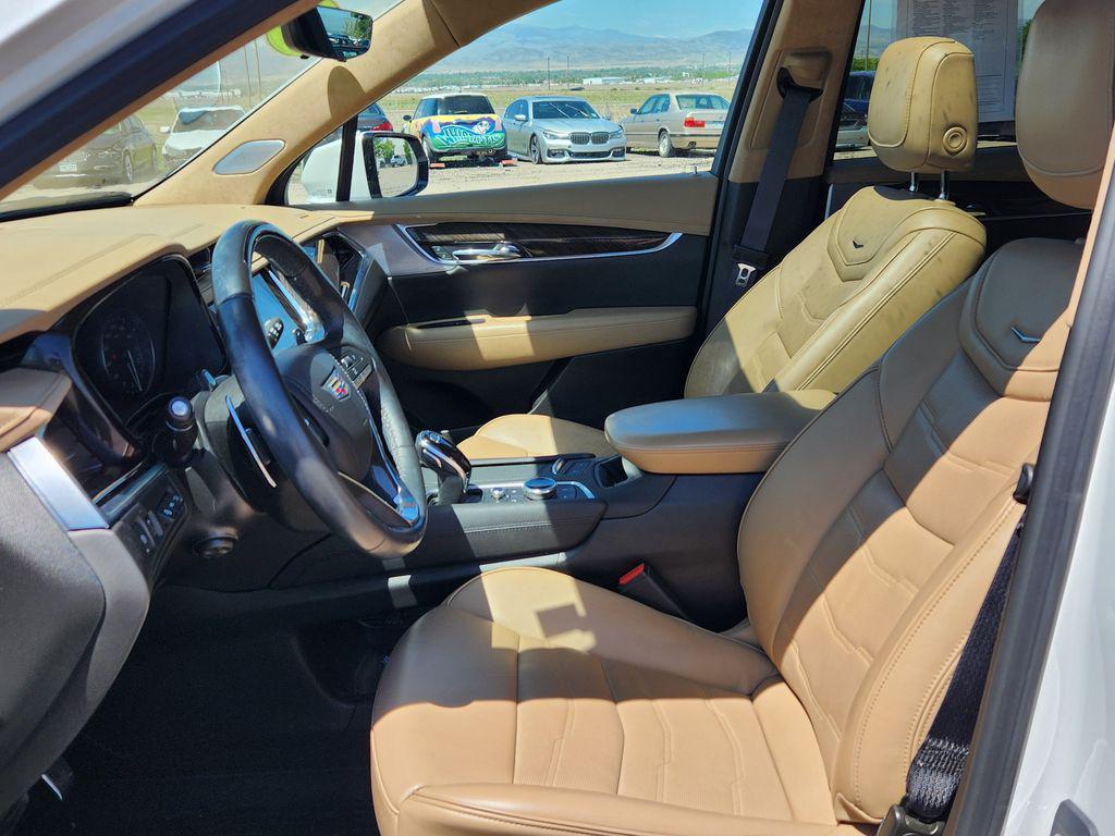 used 2024 Cadillac XT6 car, priced at $46,811