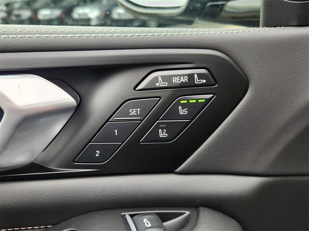 new 2026 BMW X7 car, priced at $111,204