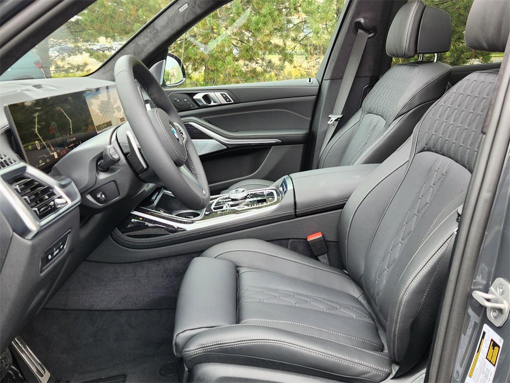new 2026 BMW X7 car, priced at $111,204