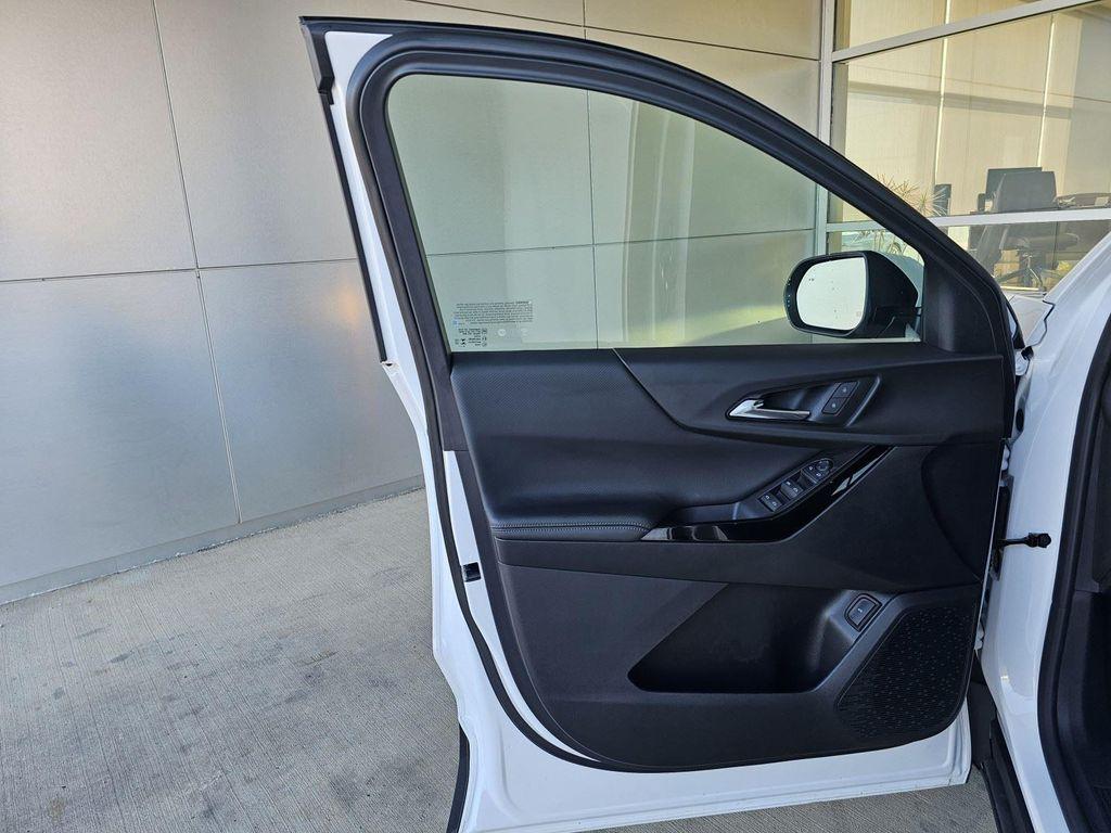 used 2025 Chevrolet Equinox car, priced at $25,990