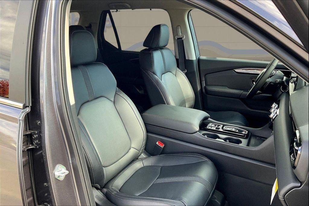 new 2025 Honda Pilot car, priced at $44,695