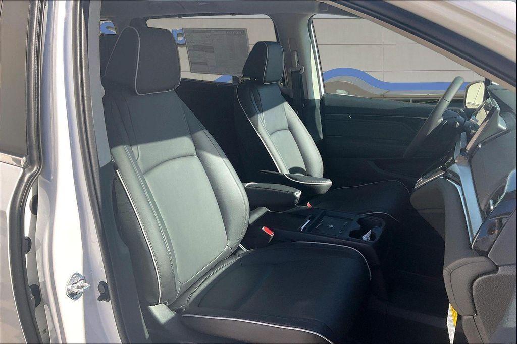 new 2026 Honda Odyssey car, priced at $46,598