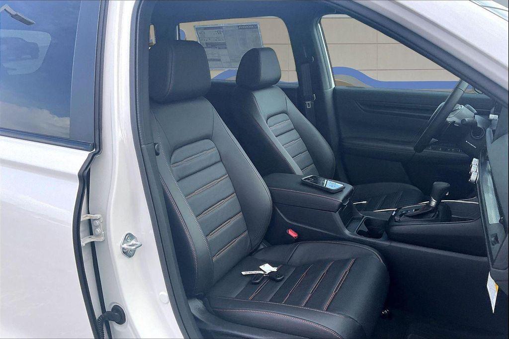 new 2026 Honda CR-V Hybrid car, priced at $40,696