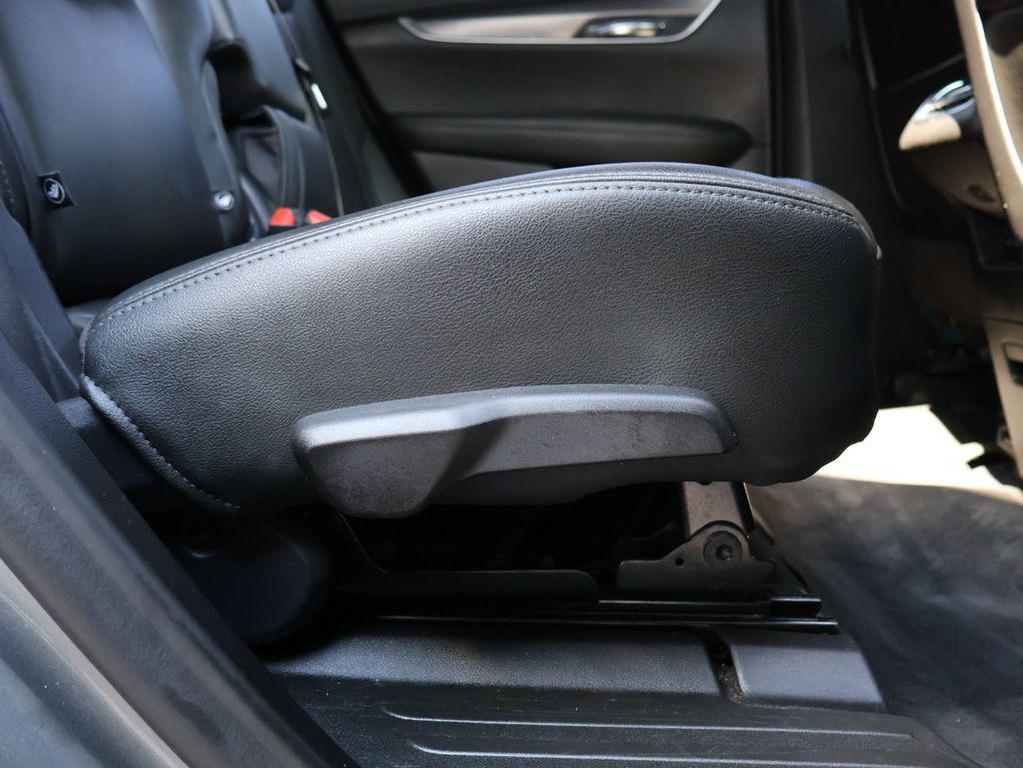 used 2021 Cadillac XT6 car, priced at $27,000