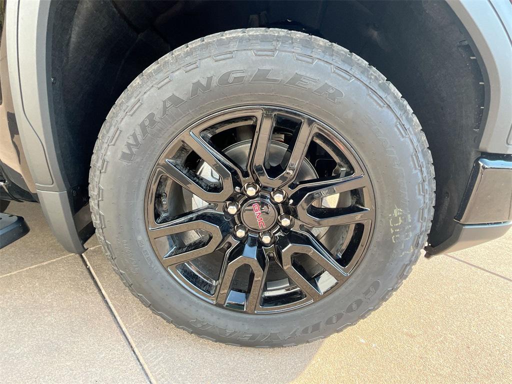 new 2026 GMC Sierra 1500 car, priced at $47,128