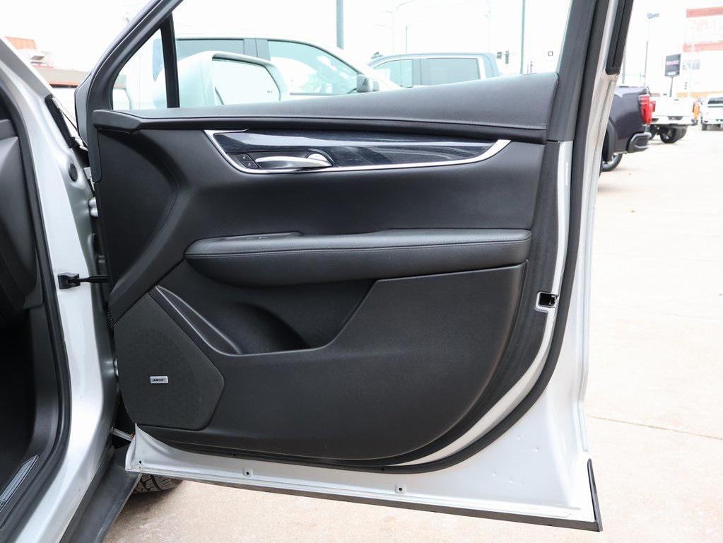 used 2020 Cadillac XT5 car, priced at $25,200