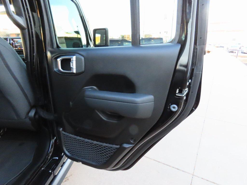 used 2025 Jeep Gladiator car, priced at $38,000