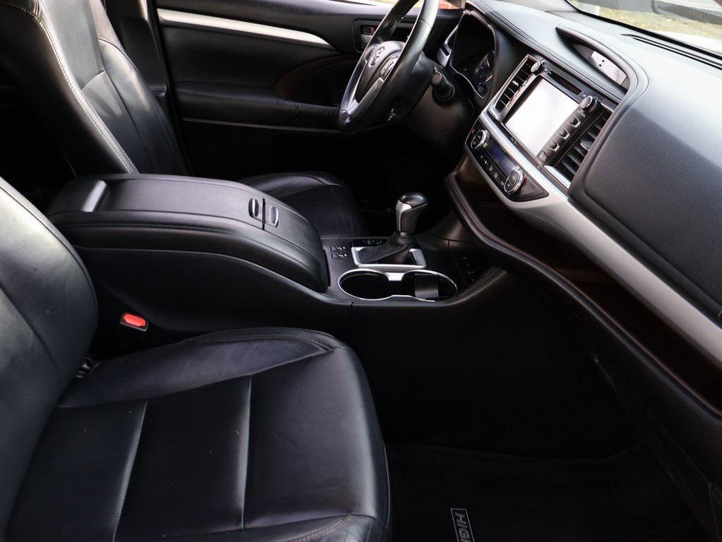 used 2015 Toyota Highlander car, priced at $16,500