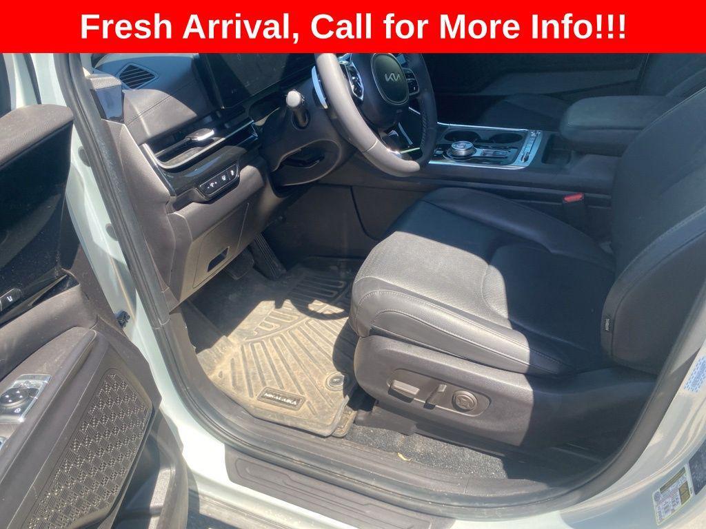 used 2025 Kia Carnival Hybrid car, priced at $46,620