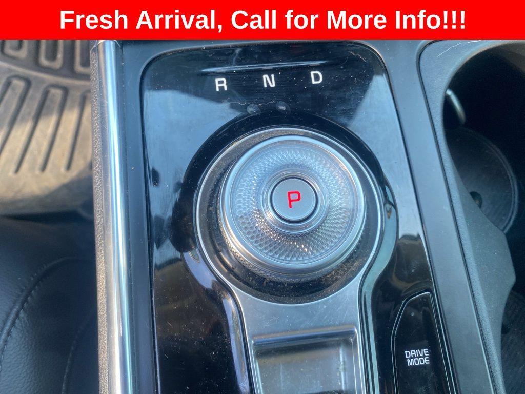 used 2025 Kia Carnival Hybrid car, priced at $46,620