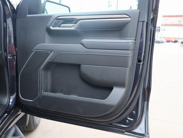 new 2025 GMC Sierra 1500 car, priced at $41,674