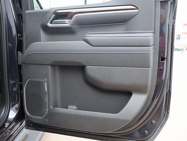 new 2025 GMC Sierra 1500 car, priced at $41,674