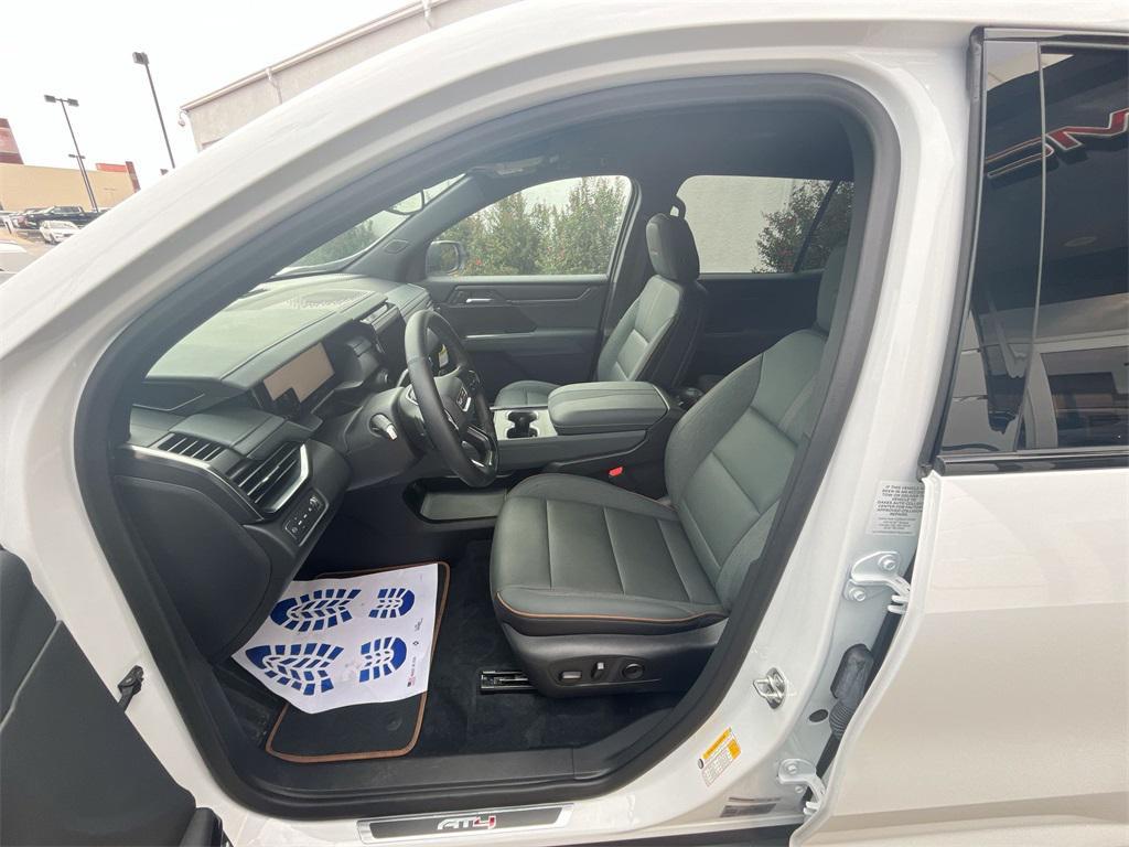 new 2025 GMC Acadia car, priced at $45,395