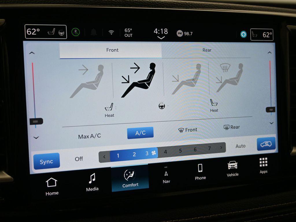 used 2024 Chrysler Pacifica Hybrid car, priced at $27,000