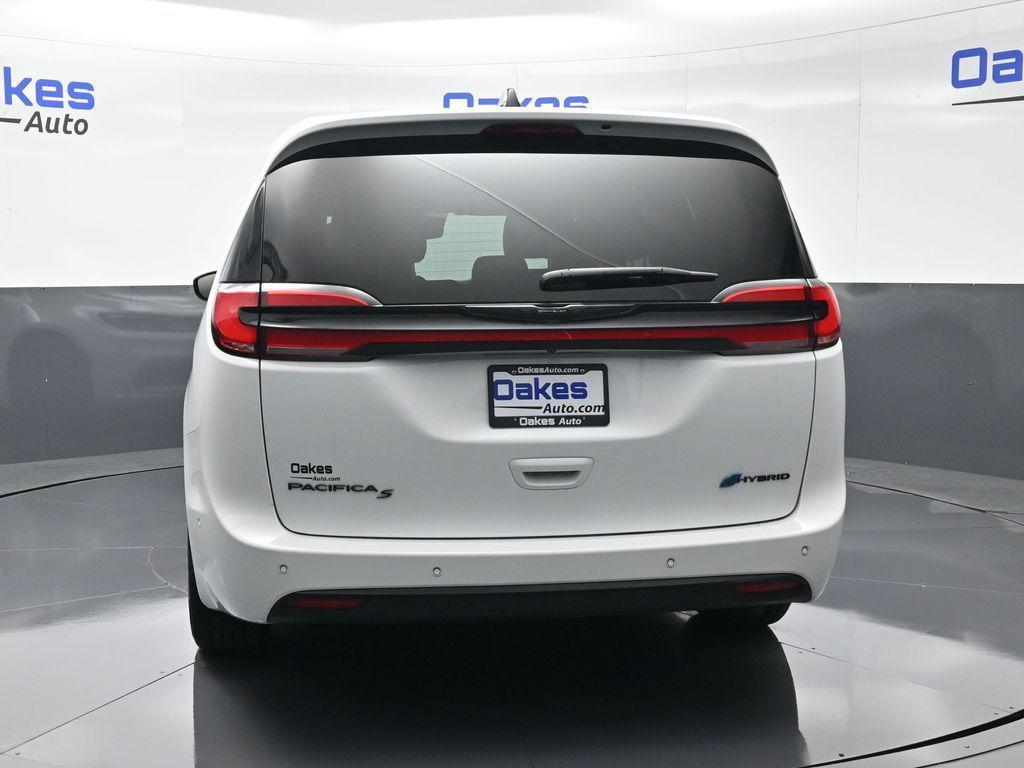 used 2024 Chrysler Pacifica Hybrid car, priced at $27,000