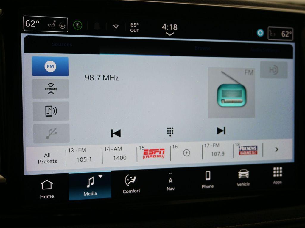 used 2024 Chrysler Pacifica Hybrid car, priced at $27,000