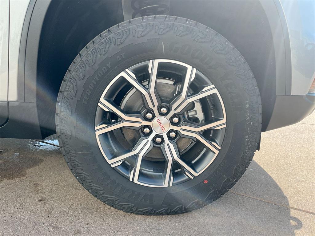 new 2025 GMC Acadia car, priced at $45,890