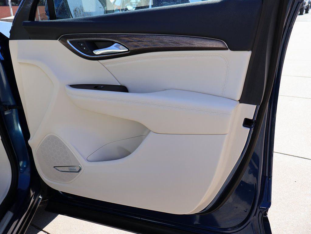 used 2023 Buick Envision car, priced at $35,000