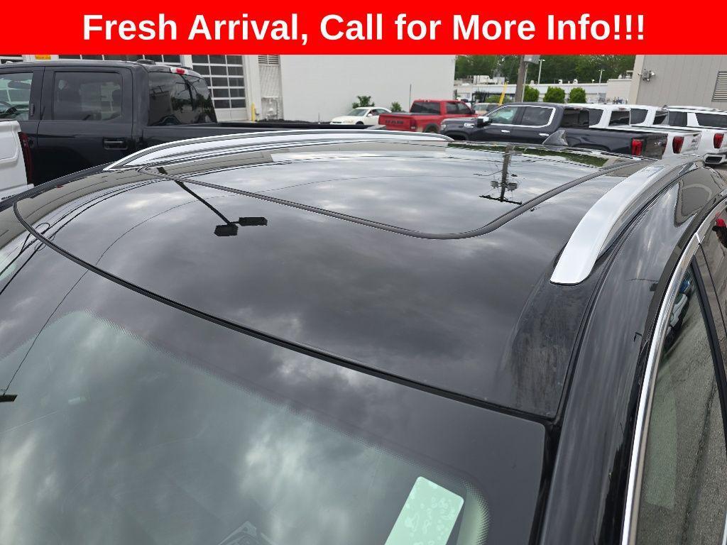 used 2023 Buick Envision car, priced at $31,000