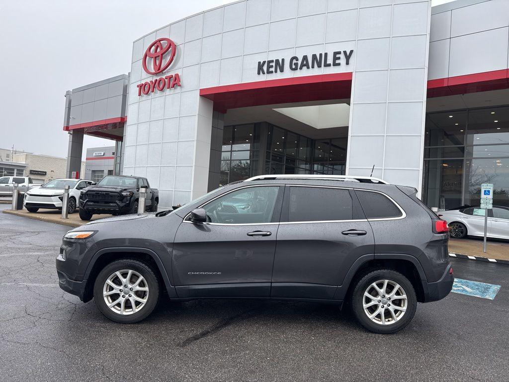used 2017 Jeep Cherokee car, priced at $13,498