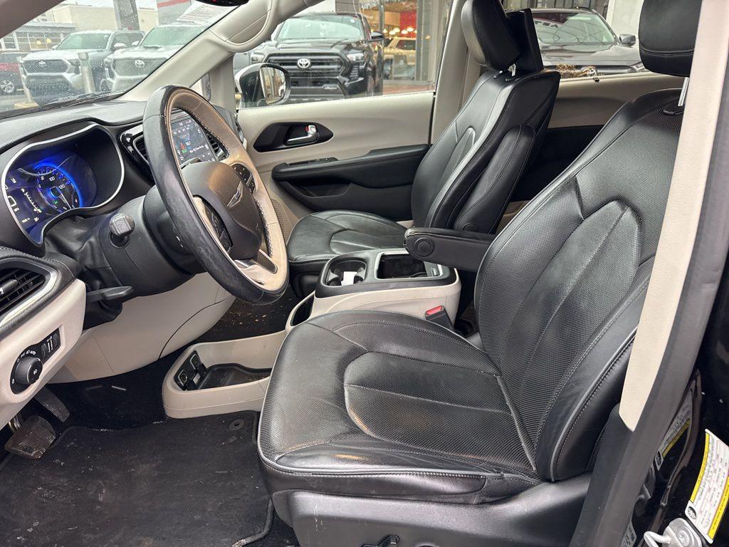 used 2020 Chrysler Pacifica car, priced at $17,998