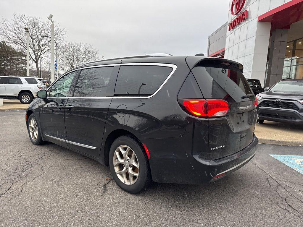 used 2020 Chrysler Pacifica car, priced at $17,998