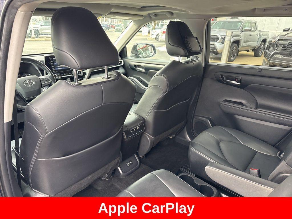 used 2020 Toyota Highlander car, priced at $26,980
