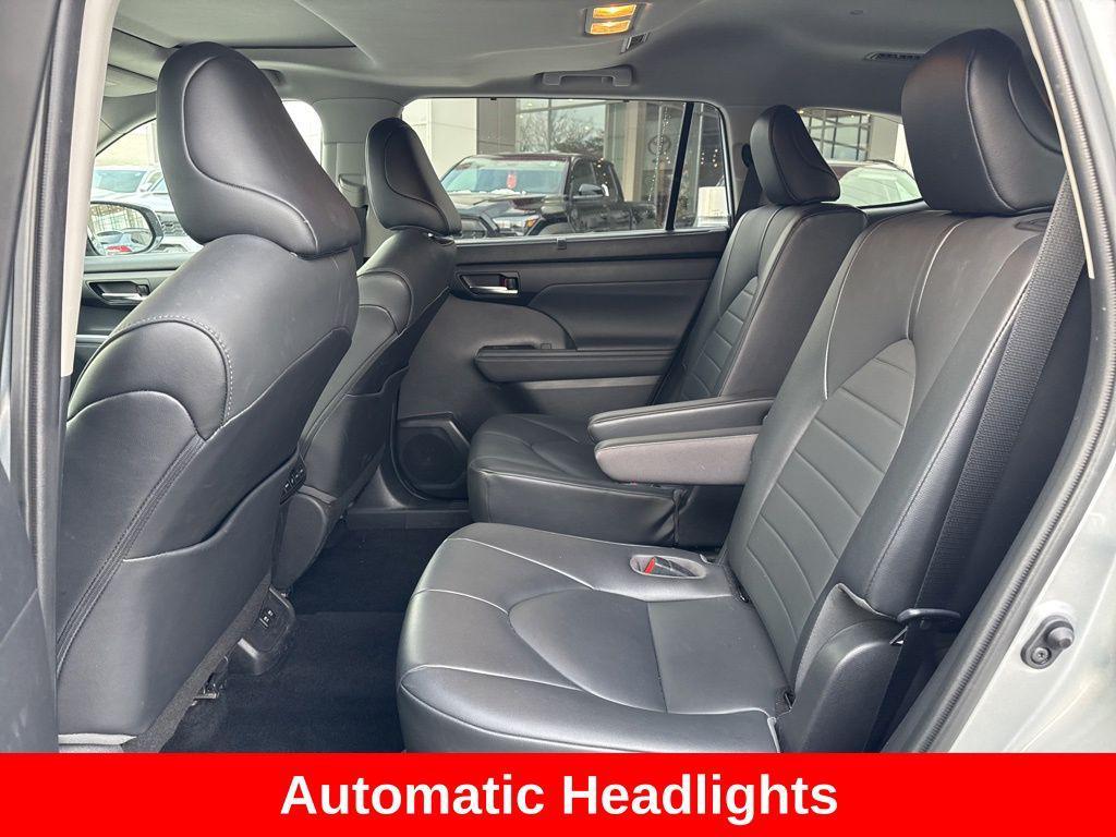 used 2020 Toyota Highlander car, priced at $26,510