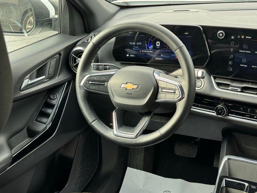 used 2025 Chevrolet Equinox car, priced at $25,297