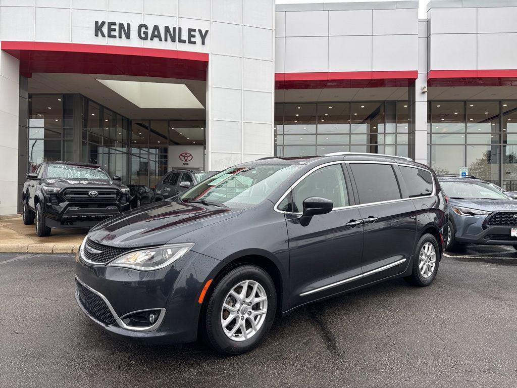 used 2020 Chrysler Pacifica car, priced at $15,637