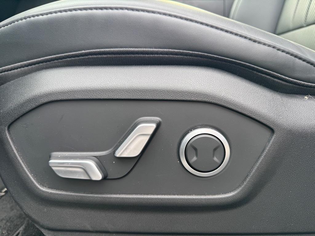 used 2025 Hyundai Santa Fe car, priced at $32,326