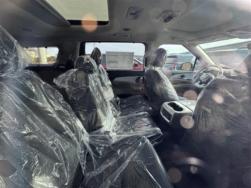 new 2026 Kia Carnival Hybrid car, priced at $50,885