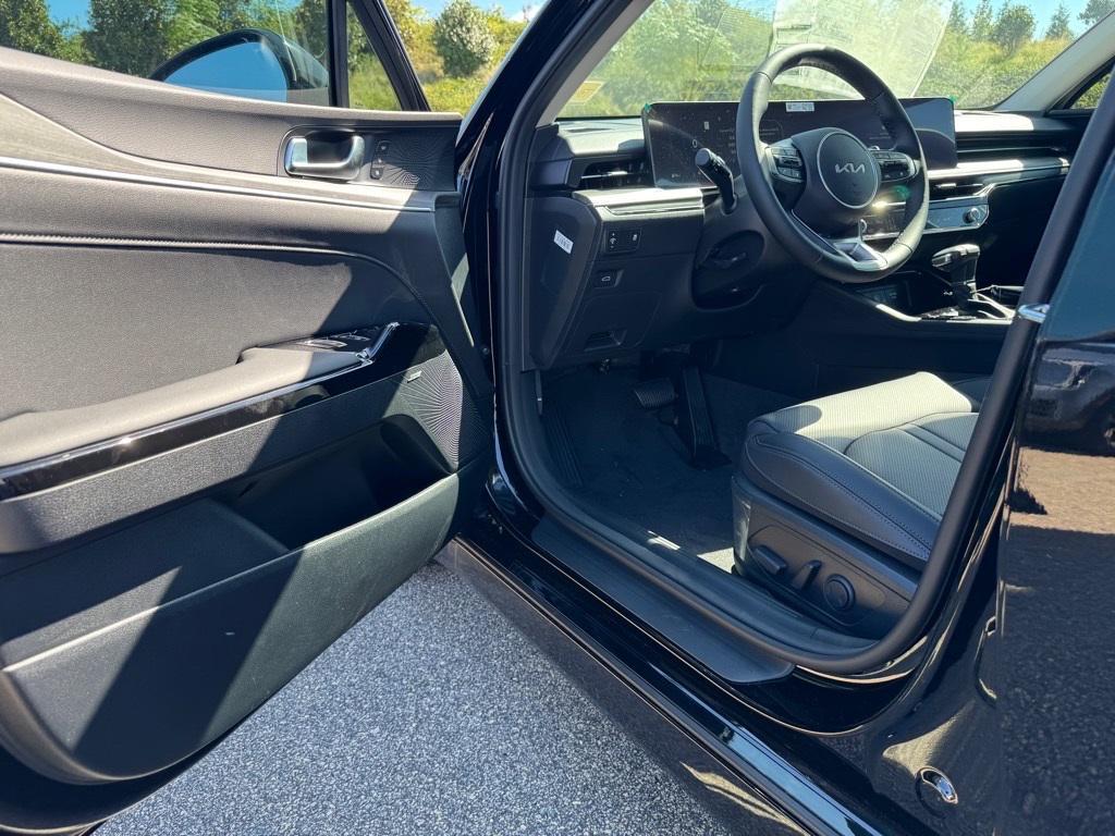 new 2026 Kia K5 car, priced at $35,095