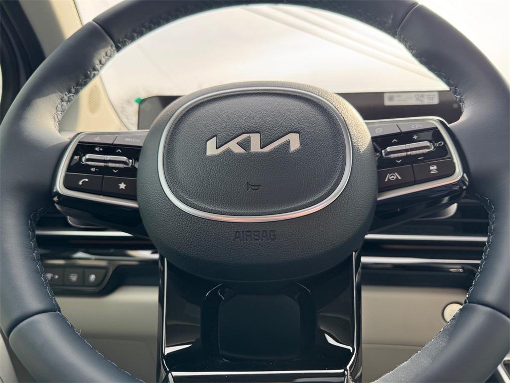 new 2026 Kia Carnival Hybrid car, priced at $55,540