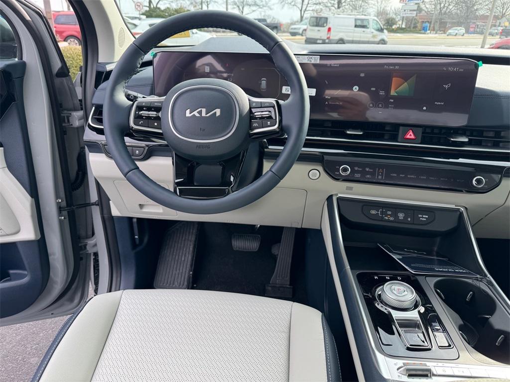 new 2026 Kia Carnival Hybrid car, priced at $55,540