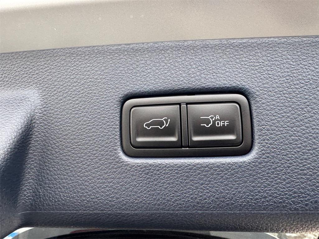 new 2026 Kia Carnival Hybrid car, priced at $55,540