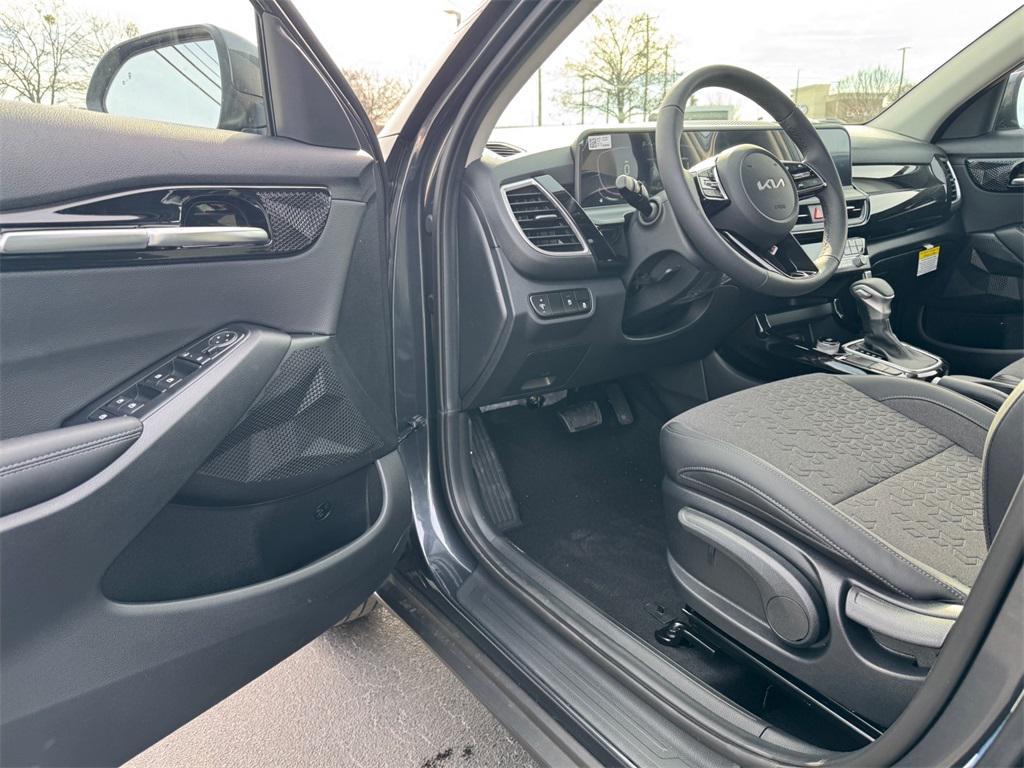 new 2026 Kia Seltos car, priced at $27,035