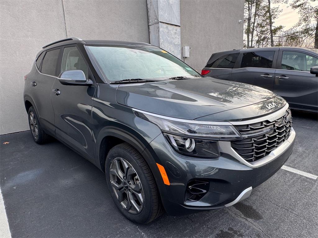 used 2024 Kia Seltos car, priced at $22,398