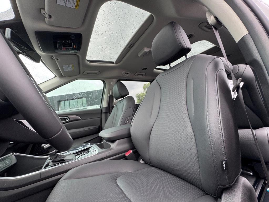 new 2026 Kia Carnival car, priced at $50,978