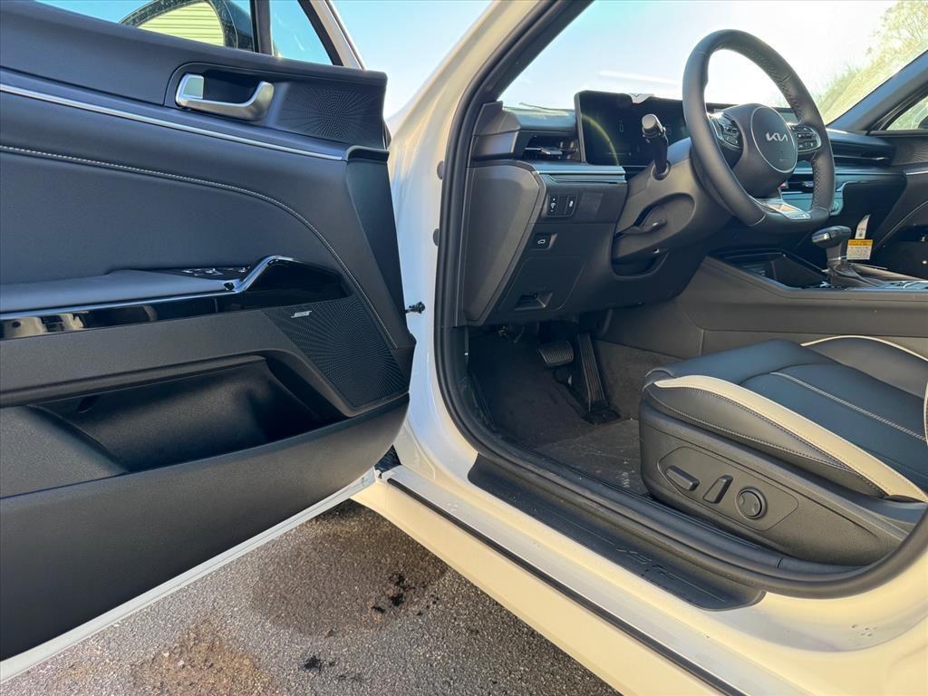 new 2026 Kia K5 car, priced at $31,480