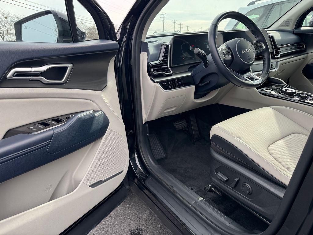 used 2024 Kia Sportage Hybrid car, priced at $25,046