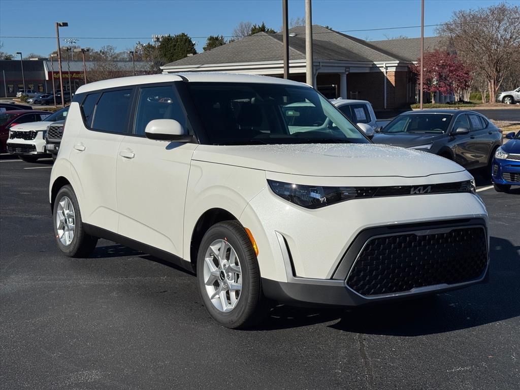 new 2025 Kia Soul car, priced at $22,970