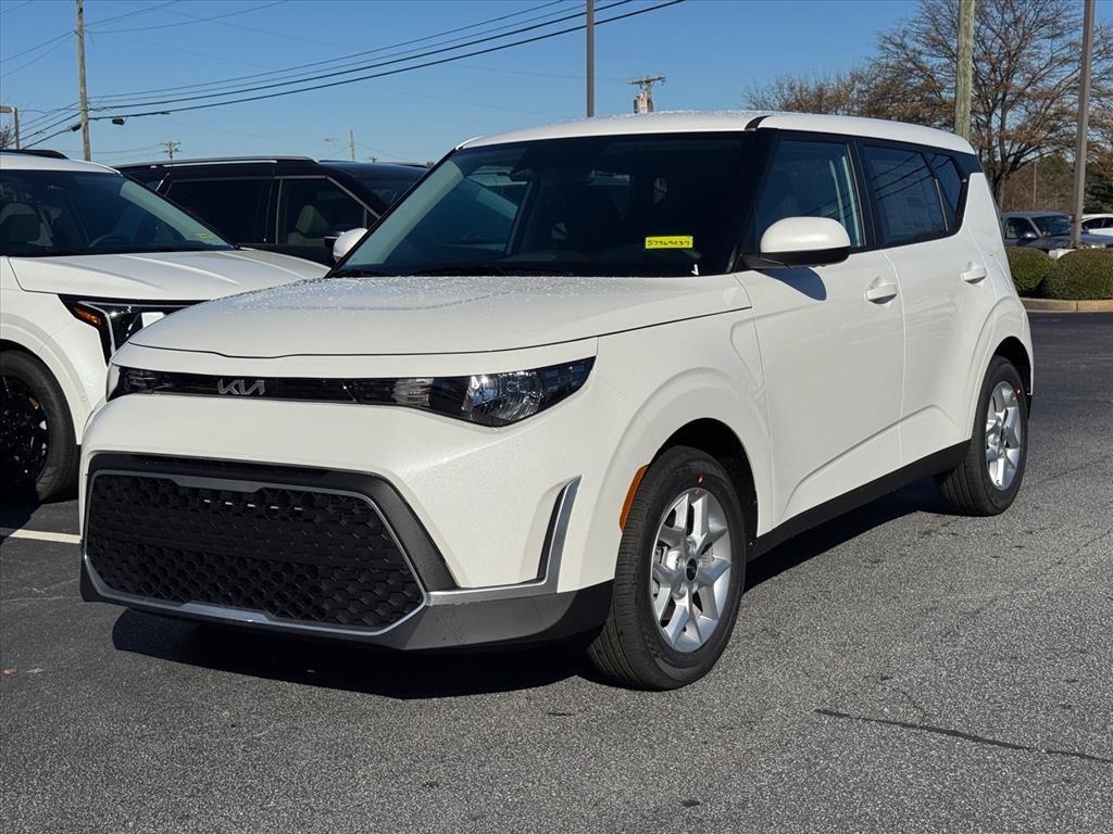 new 2025 Kia Soul car, priced at $21,680