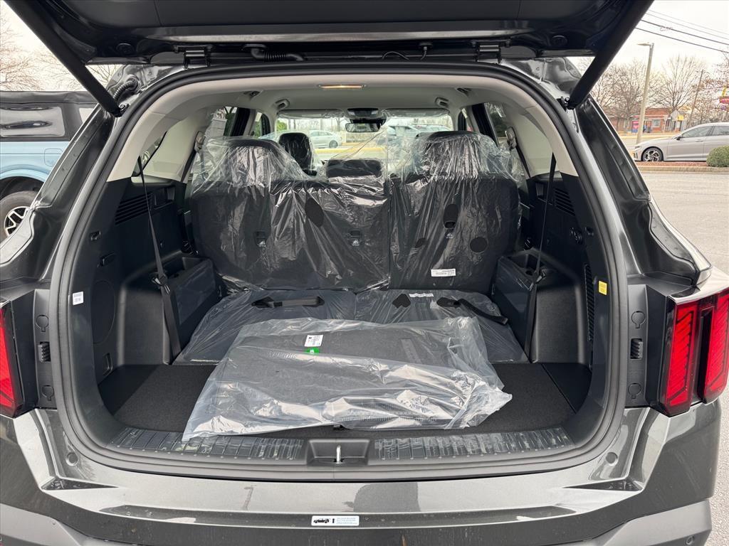 new 2026 Kia Sorento Hybrid car, priced at $38,970