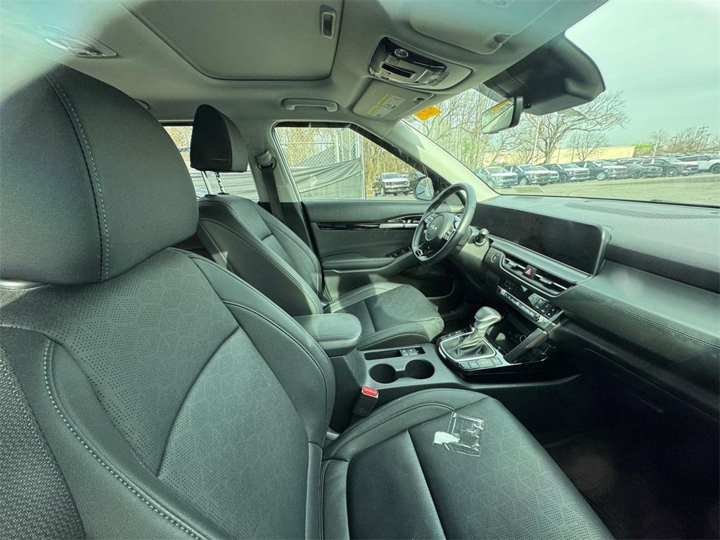 used 2024 Kia Seltos car, priced at $24,082